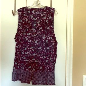 Cute sleeveless top!